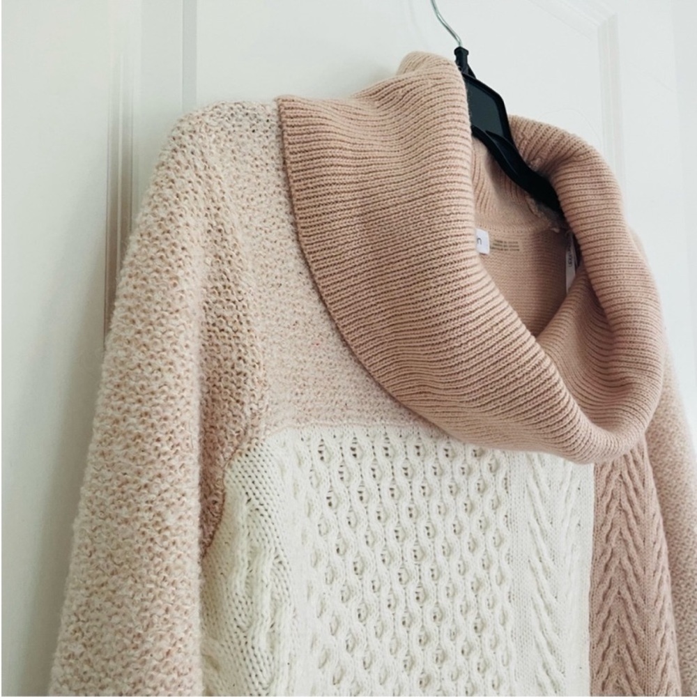 Calvin Klein Wool Blend Oversized Turtleneck Sweater White Light Pink Size L - Picture 6 of 9